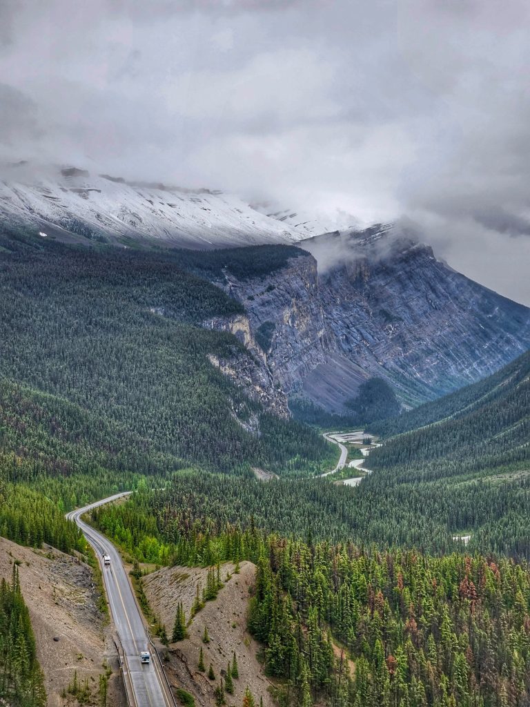icefields parkway view stop